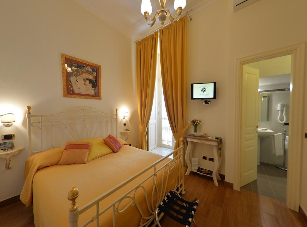 נאפולי B&B Residenza Via Dei Mille חדר תמונה